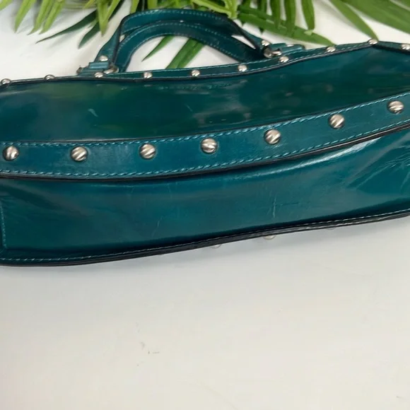 Gianni Bini women’s green mini handbag - Picture 6 of 13